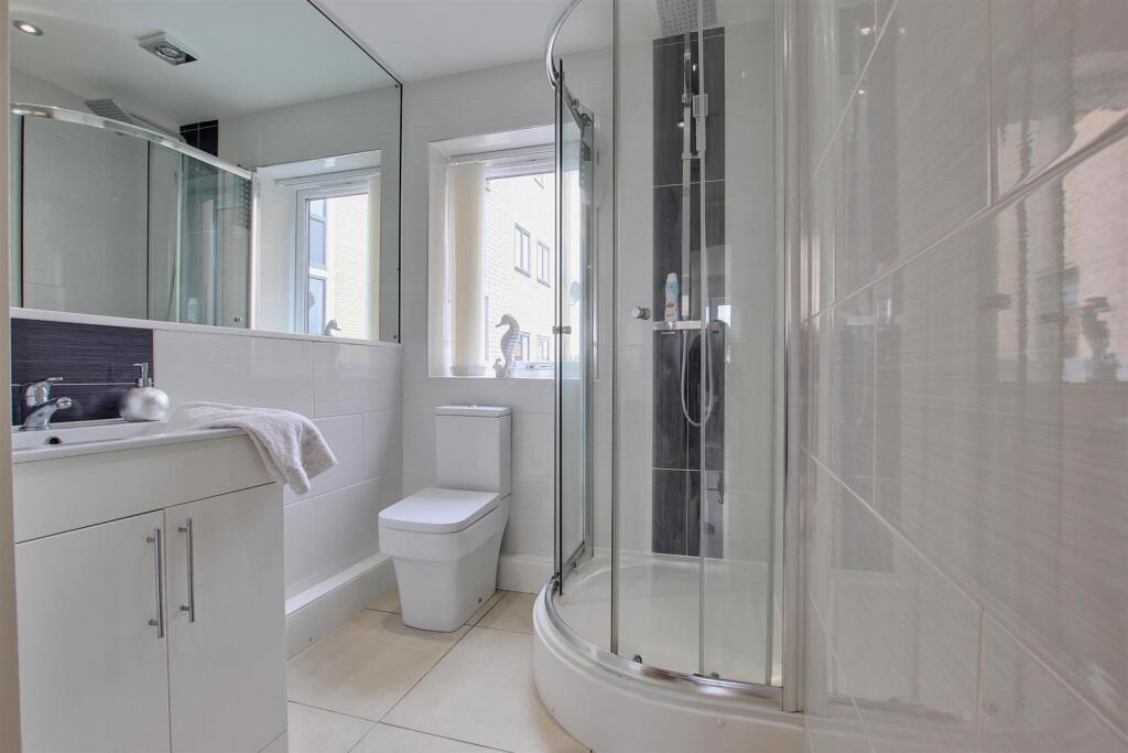 BATHROOM/W.C.