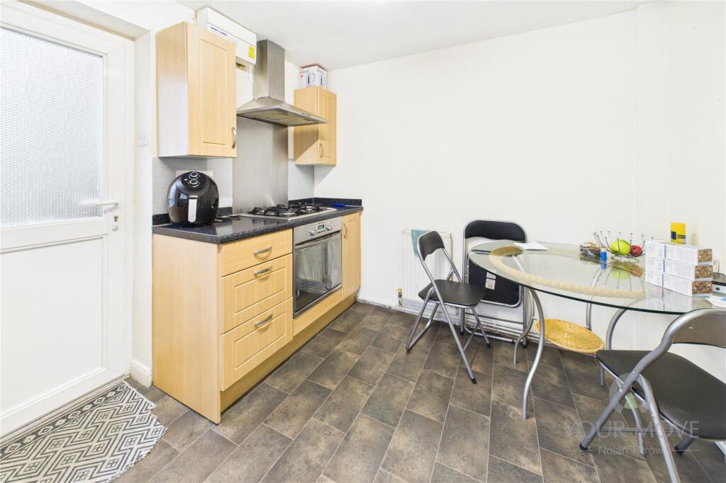 Kitchen/Breakfast Rm