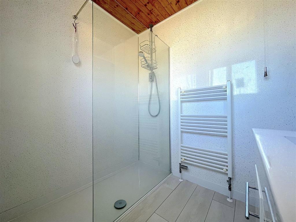 Bathroom (1).jpeg
