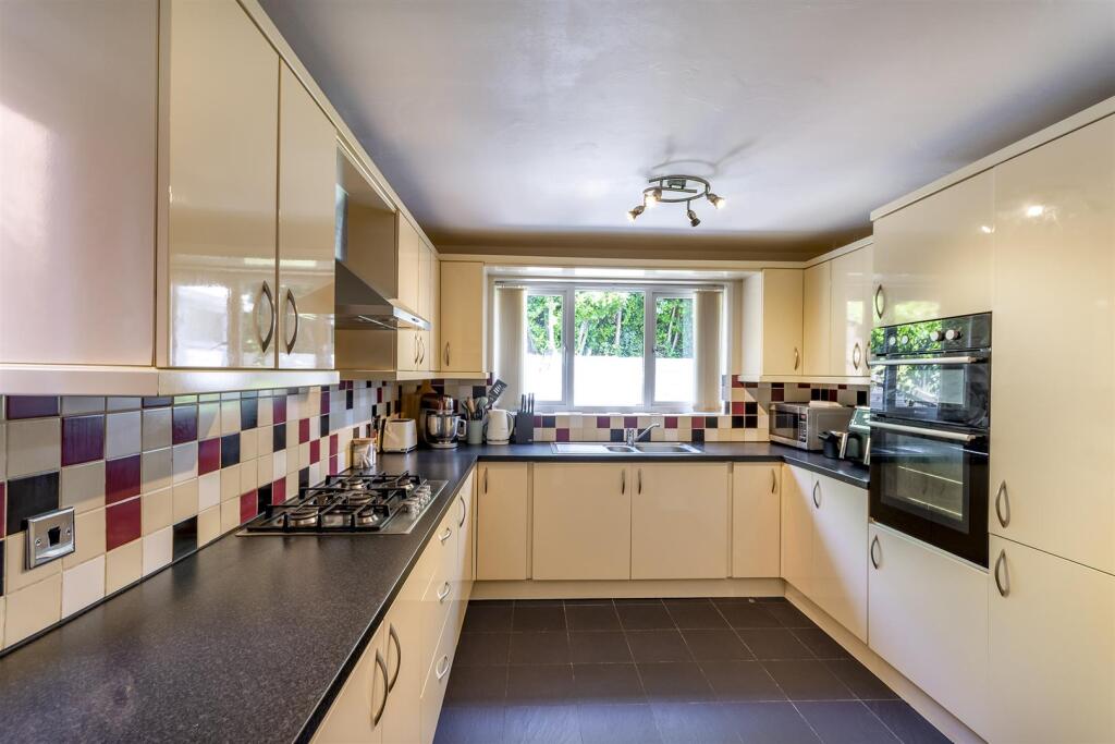 DSC_7672-Edit_kitchen.JPG