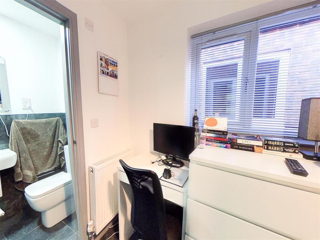 Screenshot 2024-10-0