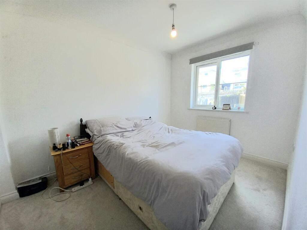 27 Buckland Mas Bed.jpg