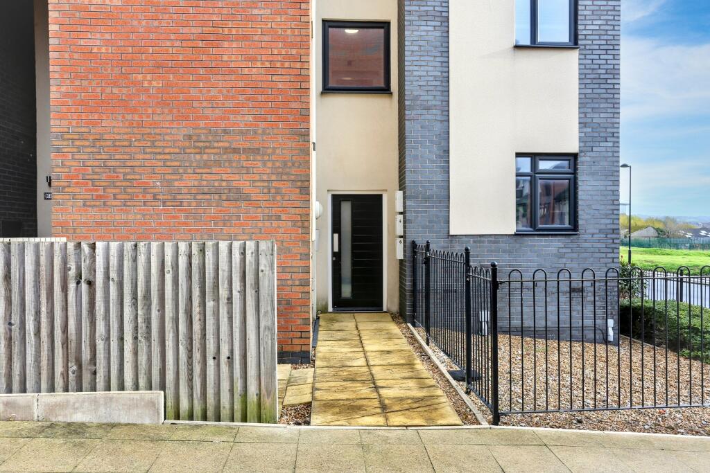 6 Paris Court Stoke-on-Trent, Staffordshire, ST1 3GJ