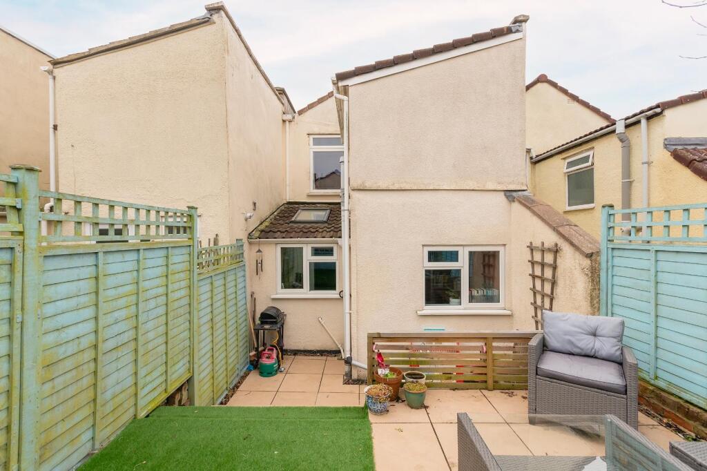 0S7SSG - External F.jpg