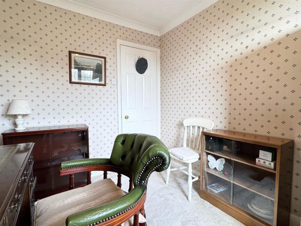 Bedroom 3 (2).jpg