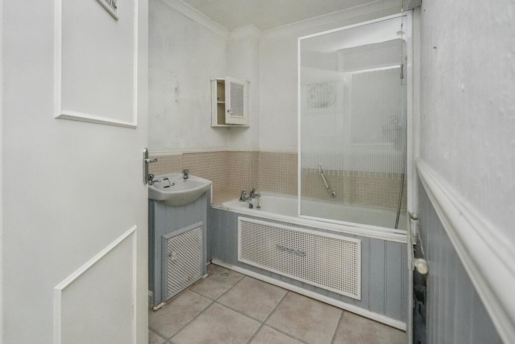 94 The Hove, Murdishaw, Runcorn, Cheshire, WA7 6EE