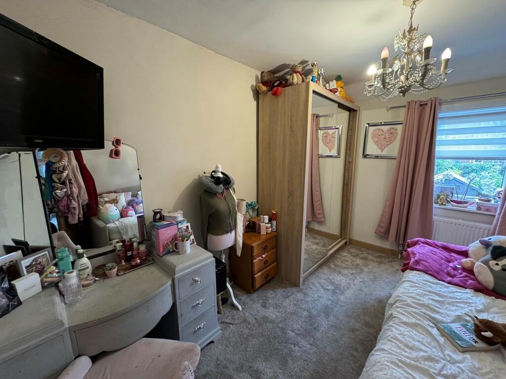 Bed 2 pic 2