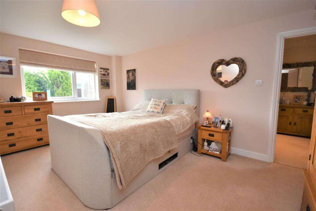 Bedroom 1.JPG