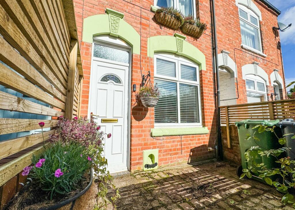 FRONT GARDEN