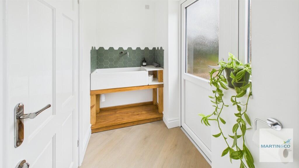 CAM05325G0-PR0028...