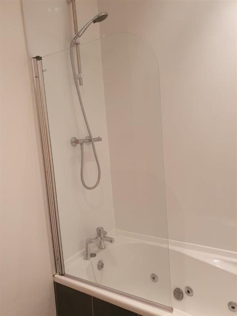 7 marina Court adverting pic Aug 21_7.jpg