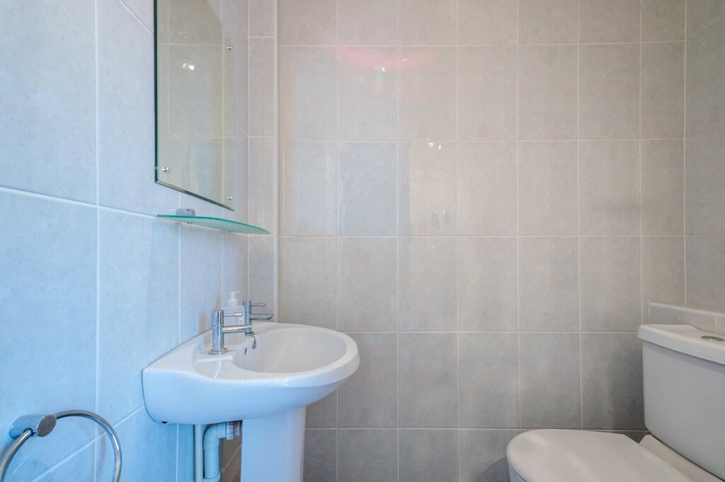 2 Adastral Close-...