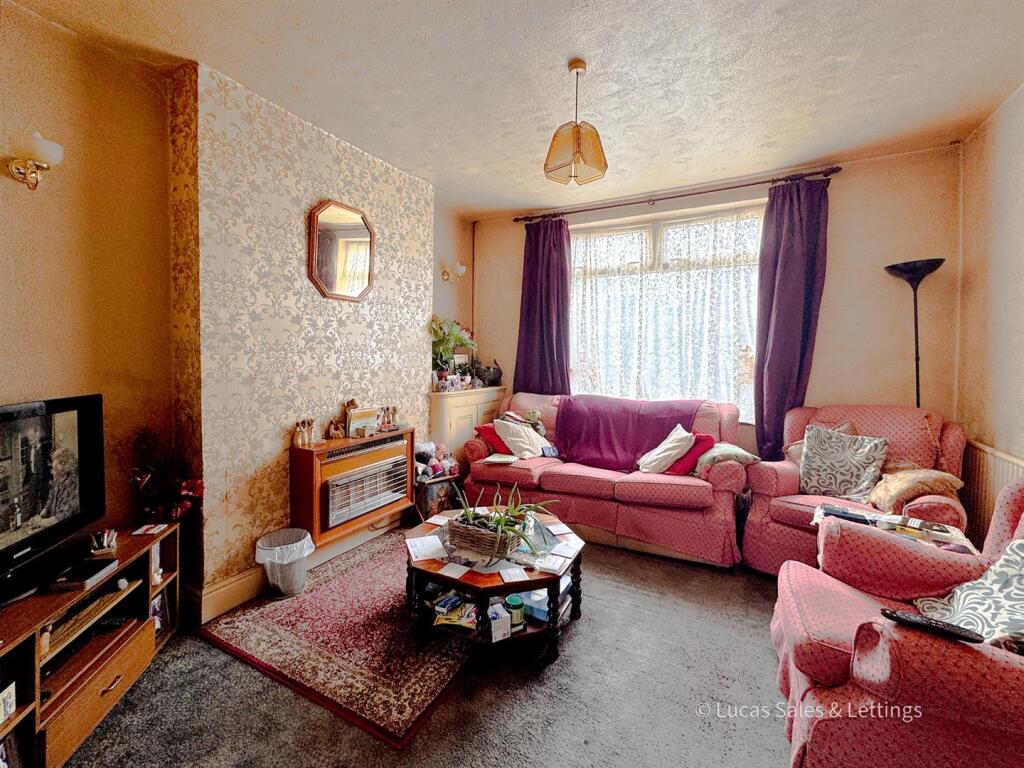 7 York Rd K-4.jpg