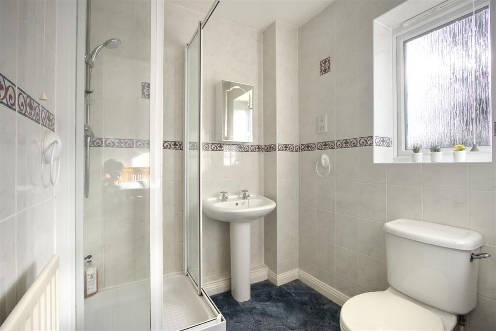 Bed 2 En Suite