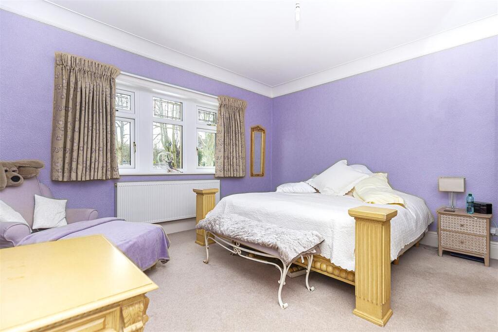 Bramleys Estate Agents - Fenay Lane (16).jpg