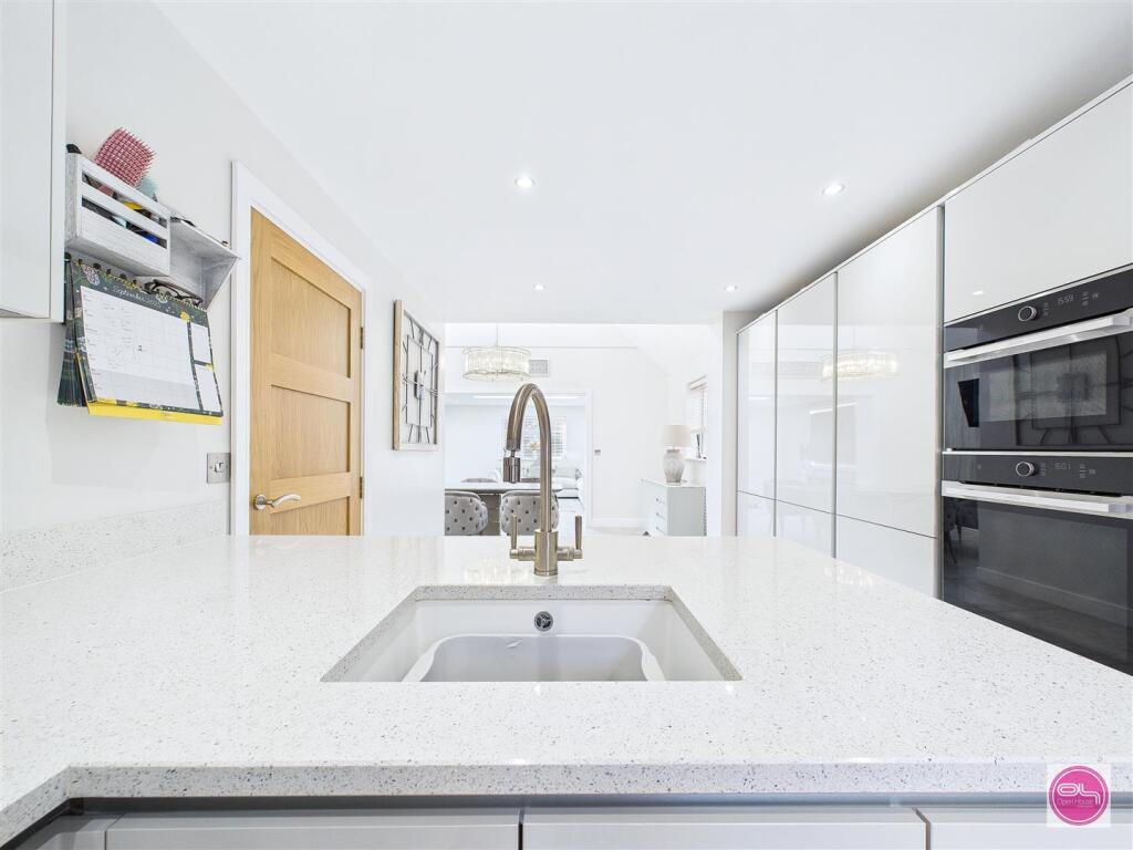 Cranfield Avenue, Church Gresley (9).jpg