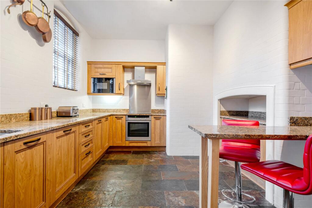 Kitchen/Breakfast Rm