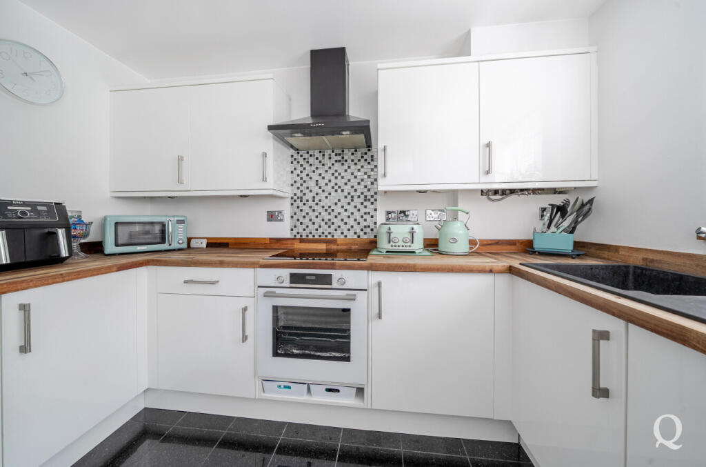 f21d3778-4d80-4d2...