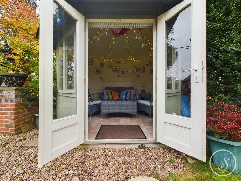 SUMMER HOUSE