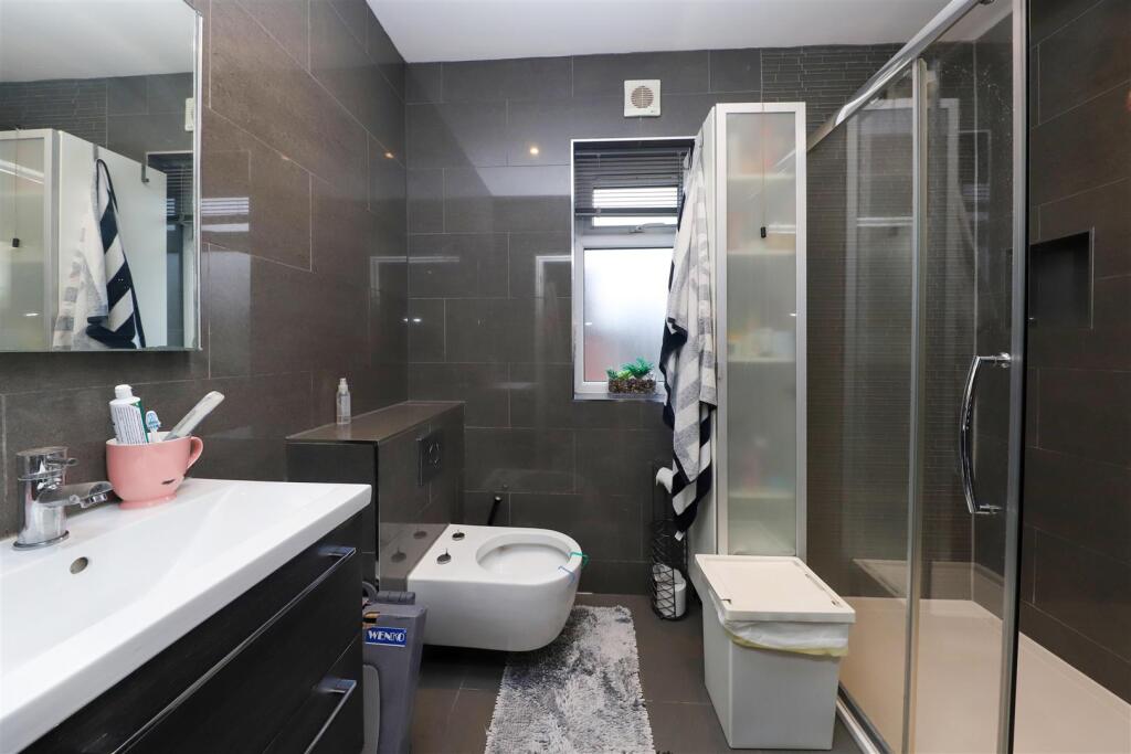 Ensuite
