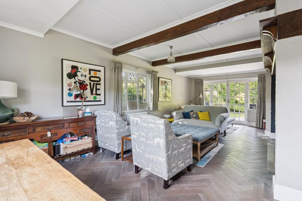 Living Room (2)