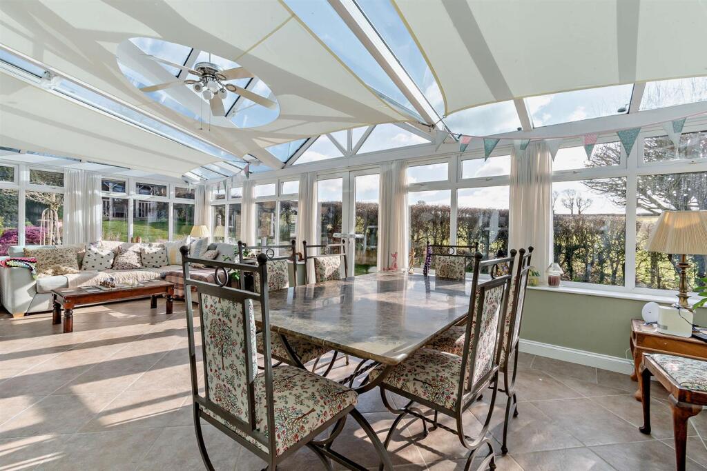 8637103-interior18-800.jpg