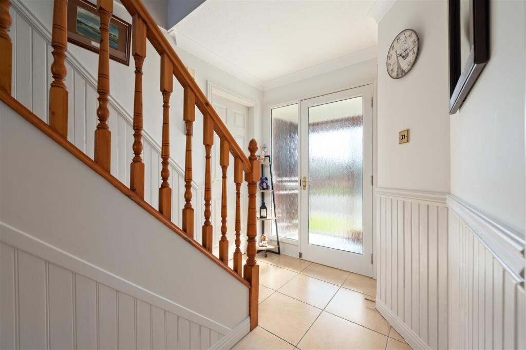 13 Westhall Crescent 006.JPG