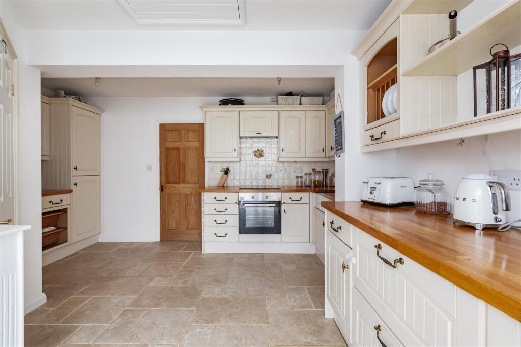 12 Fairview-HR11.jpg