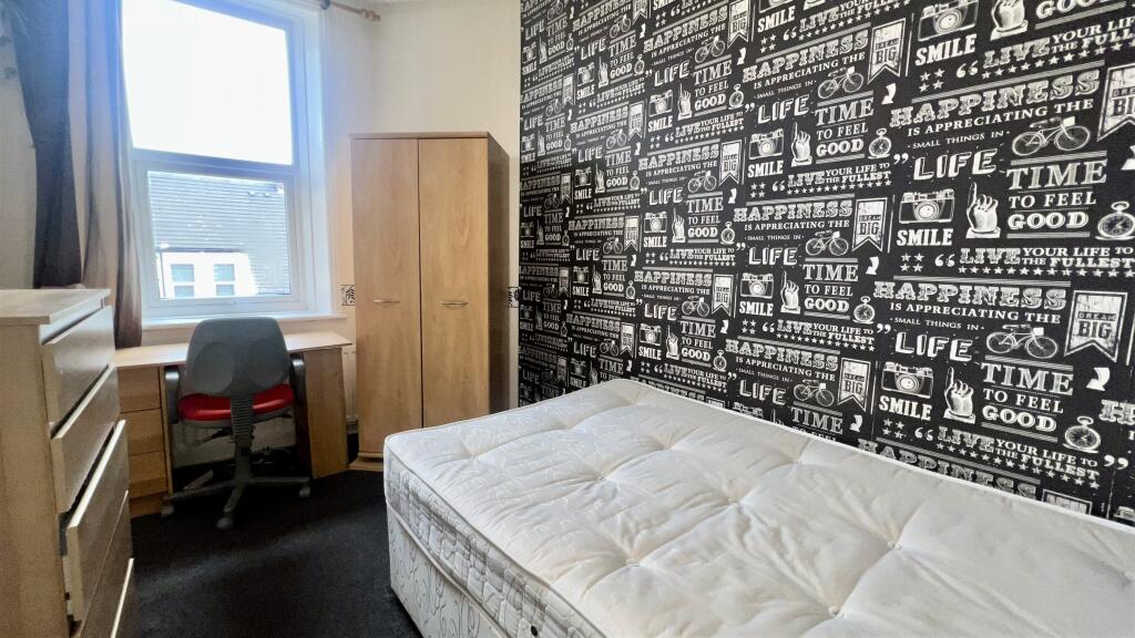 student bedroom 1 sa
