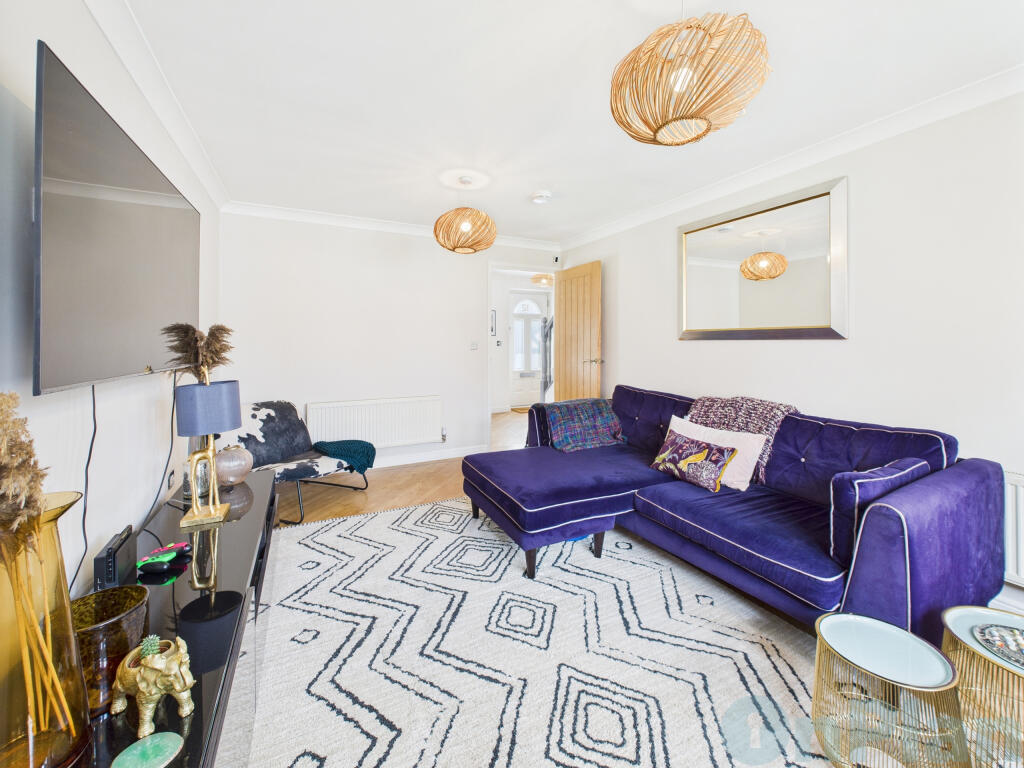 CAM04024G0-PR0029-STILL020