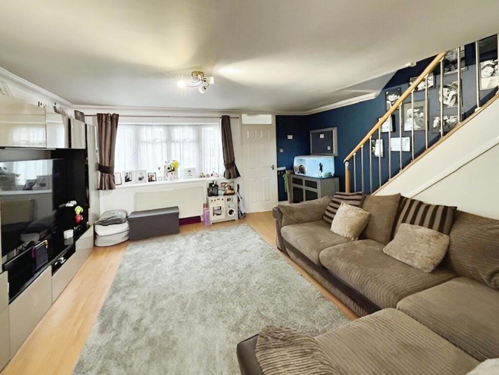 2549579c-Lounge 202.jpg