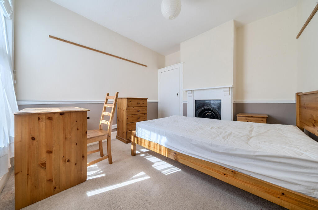 1324323-7-686e6dc...