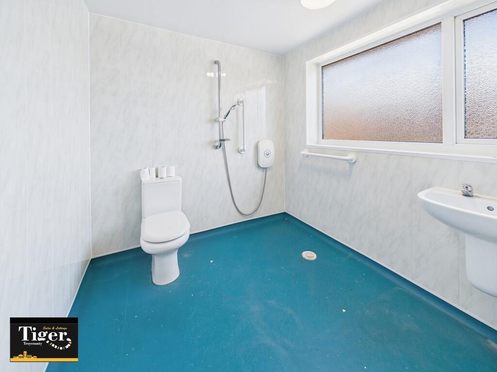 CAM02176G0-PR0539...