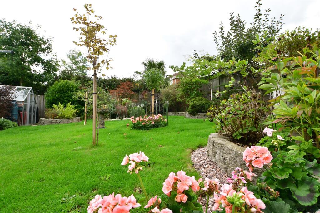 External Lifestyle Photograph (Original)