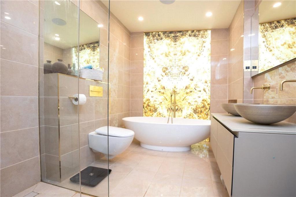 En Suite Bathroom