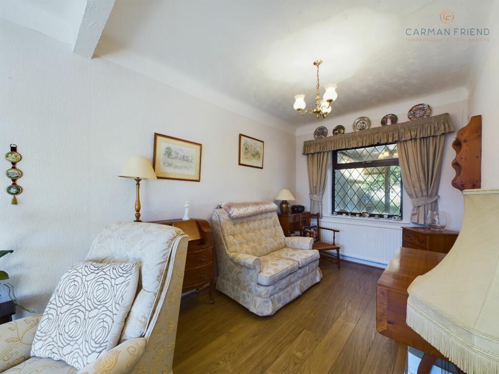 Lounge/Dining Room
