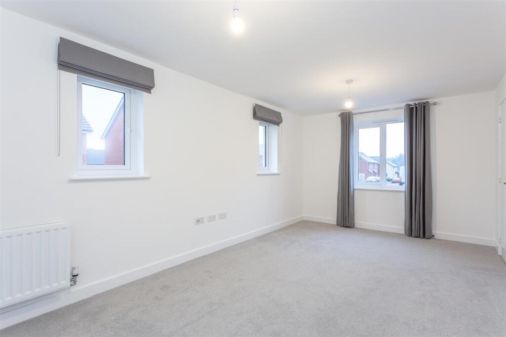 Living Room1.jpg