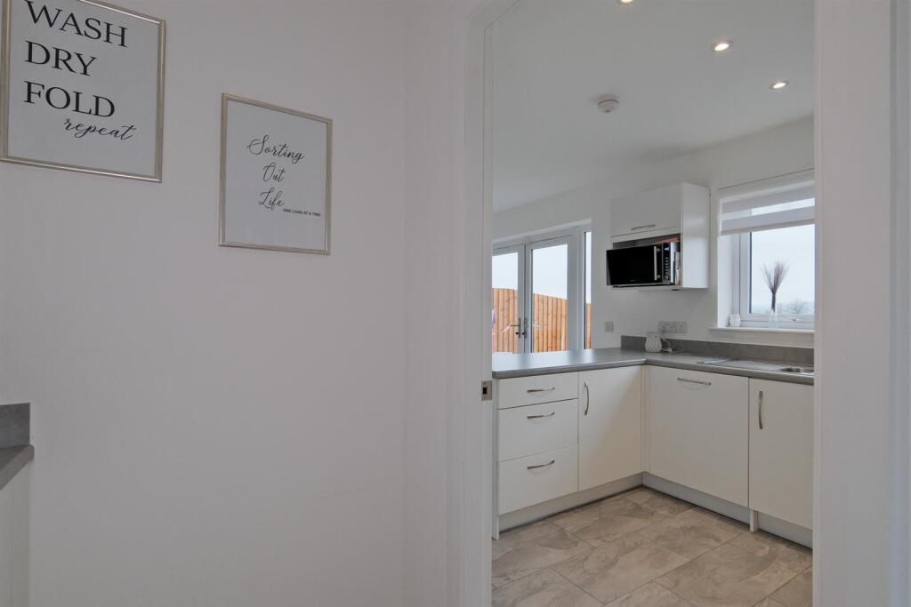 016-31 Ardencraig Terrace, Glasgow, G45 9BJ.jpg