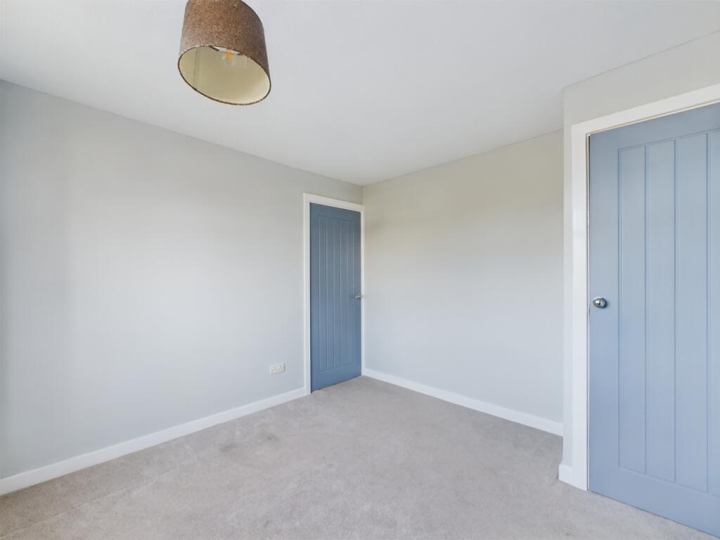 CAM02386G0-PR0098-STILL029