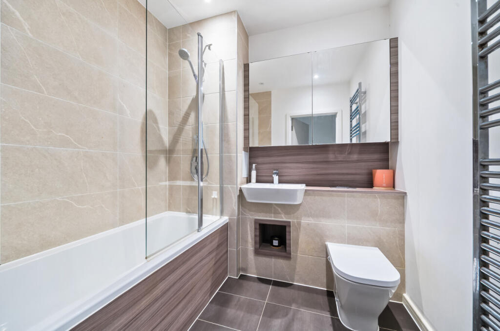 1335390-12-689b3a...