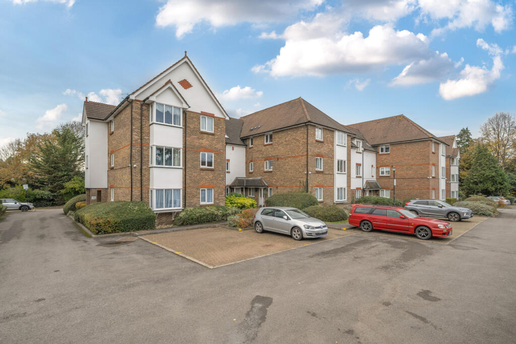 1376742-16-690b4a...