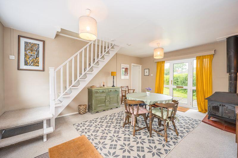 Sitting Room / Dining Room