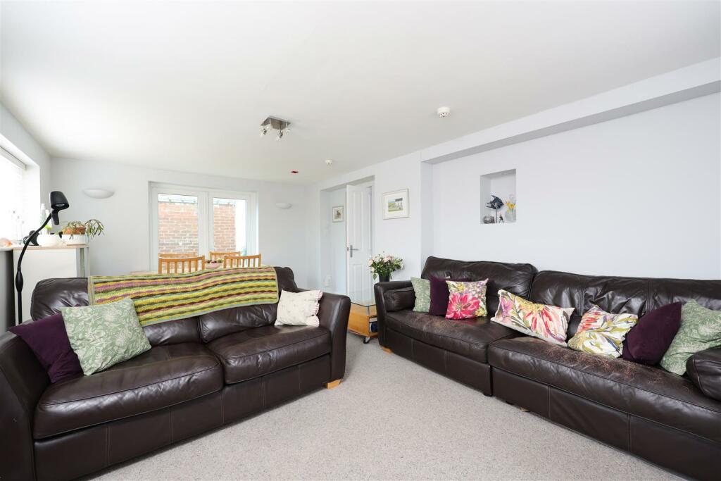 Owners Lounge (2).JPG