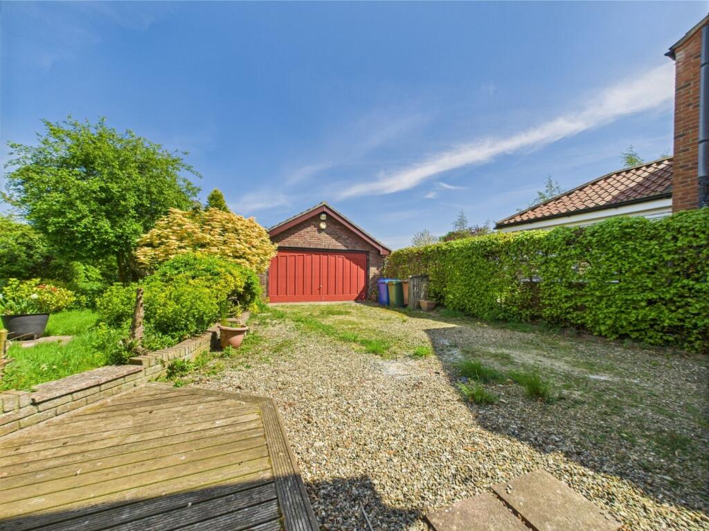 Driveway/Garage