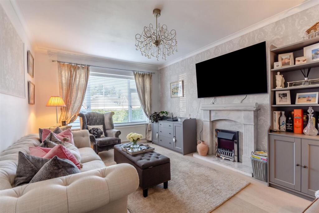 8642414-interior01.jpg