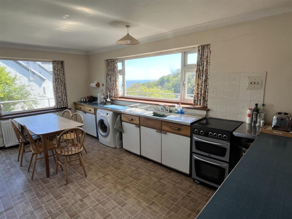 kitchen 2.JPG