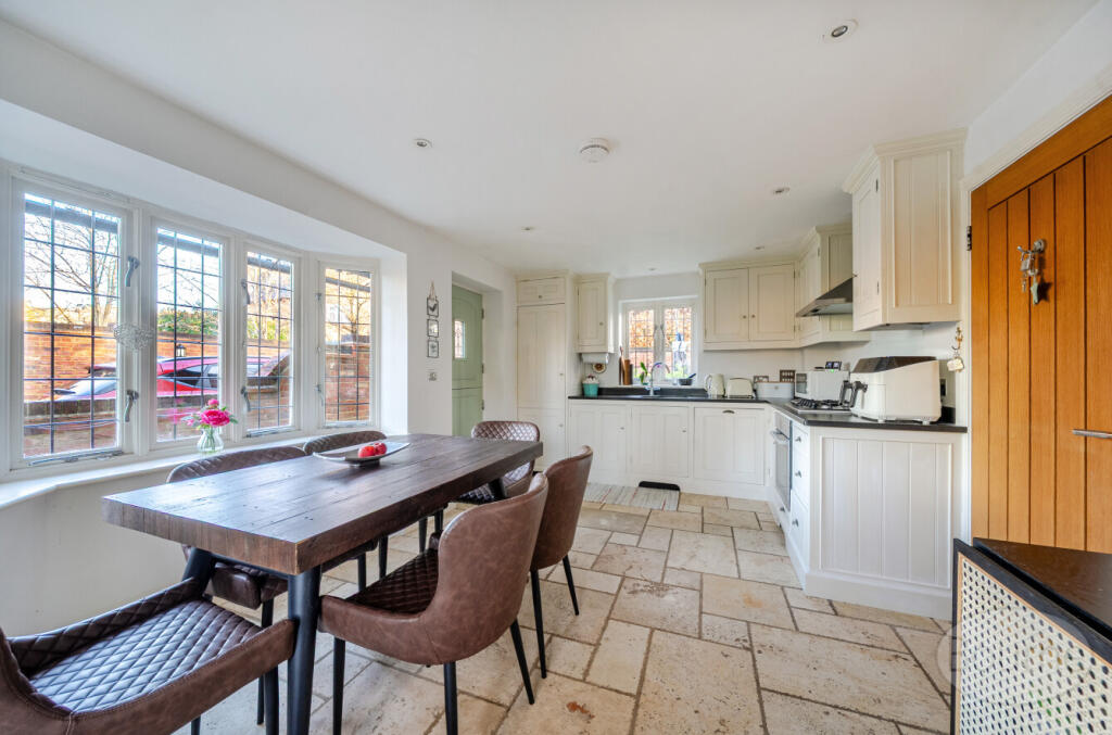 d637d1e4-9ea7-466...