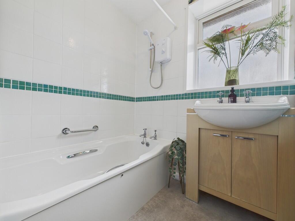 CAM04273G0-PR0137...