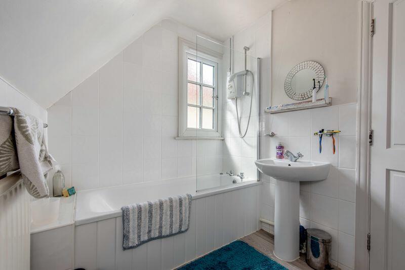Bath/shower room
