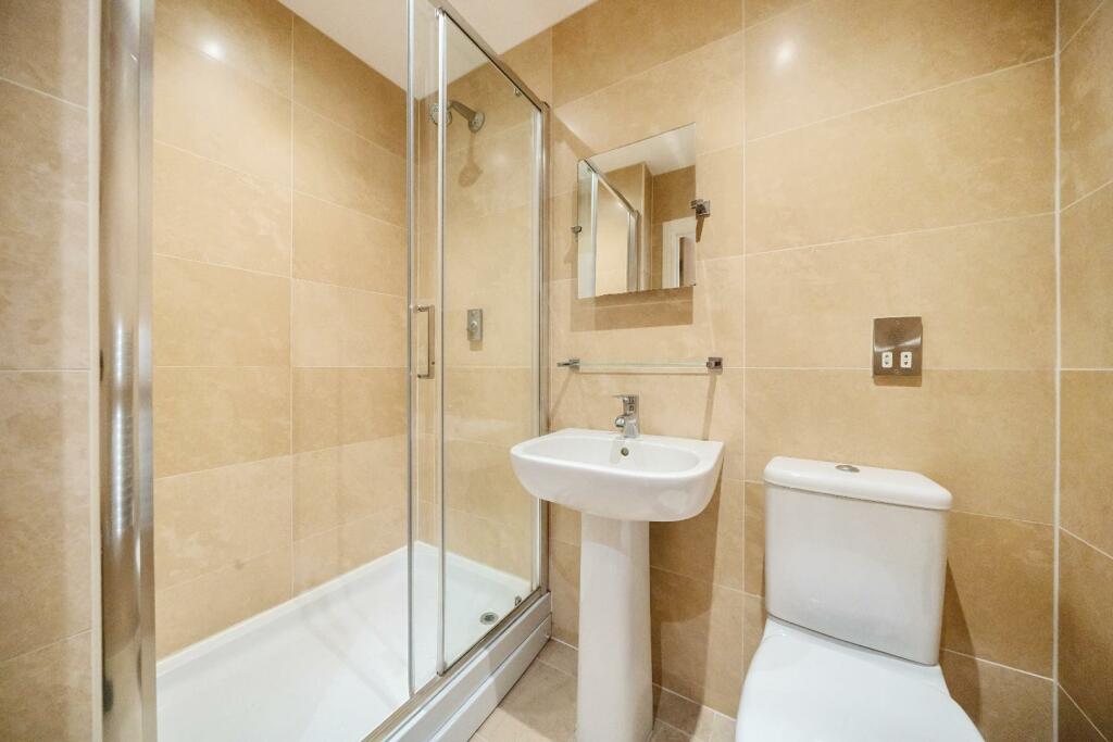 Shower Room.jpg